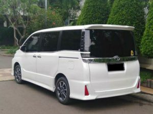  Sewa  Mobil  Toyota  Voxy  Jakarta Aura wedding Car